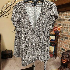 NWT AUW wrap top sz 3x